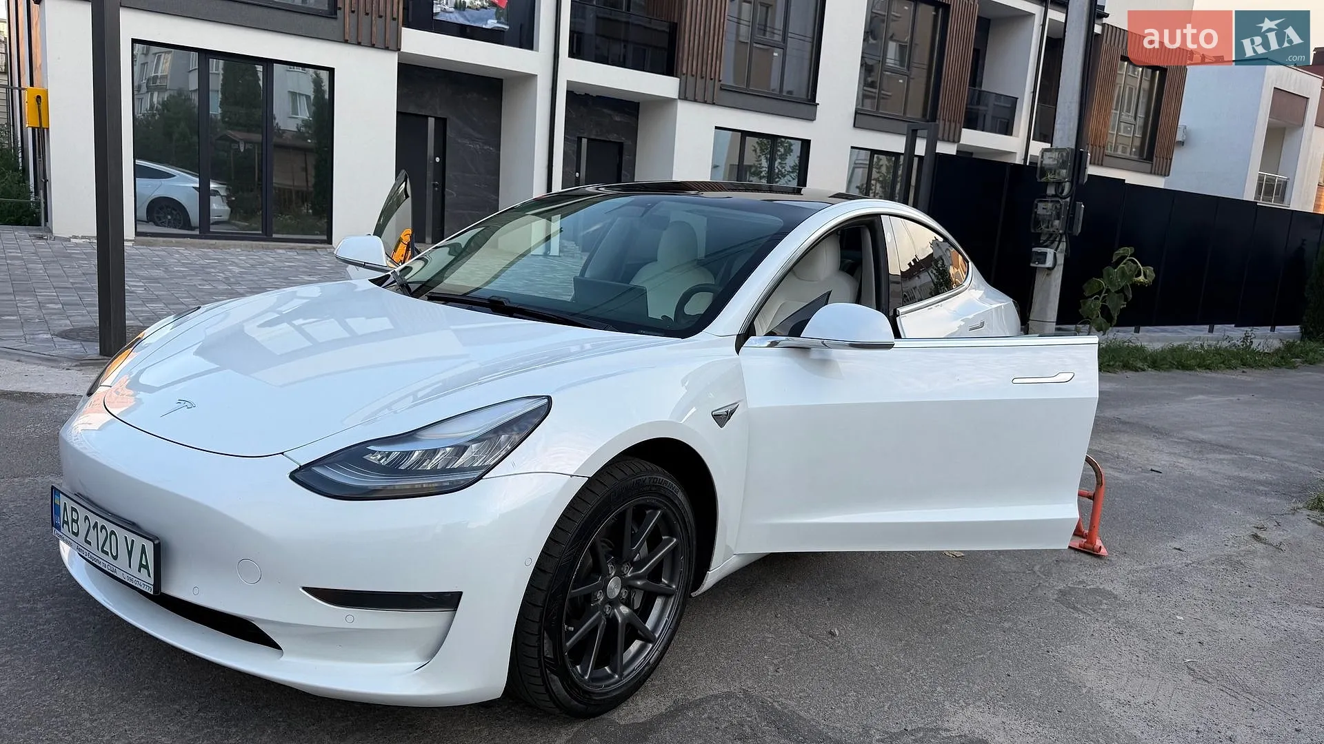 2019 Tesla Model 3 - мініатюра 2