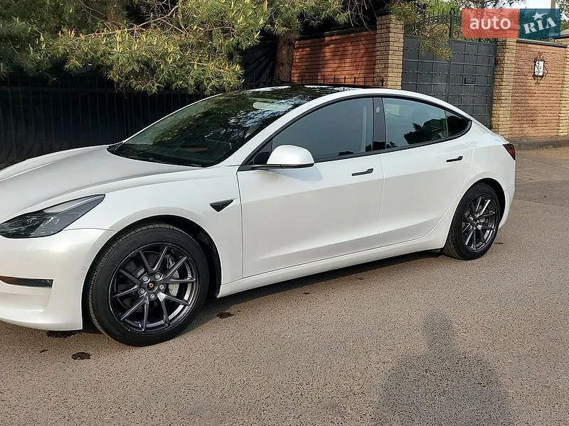 Tesla Model 3 2021