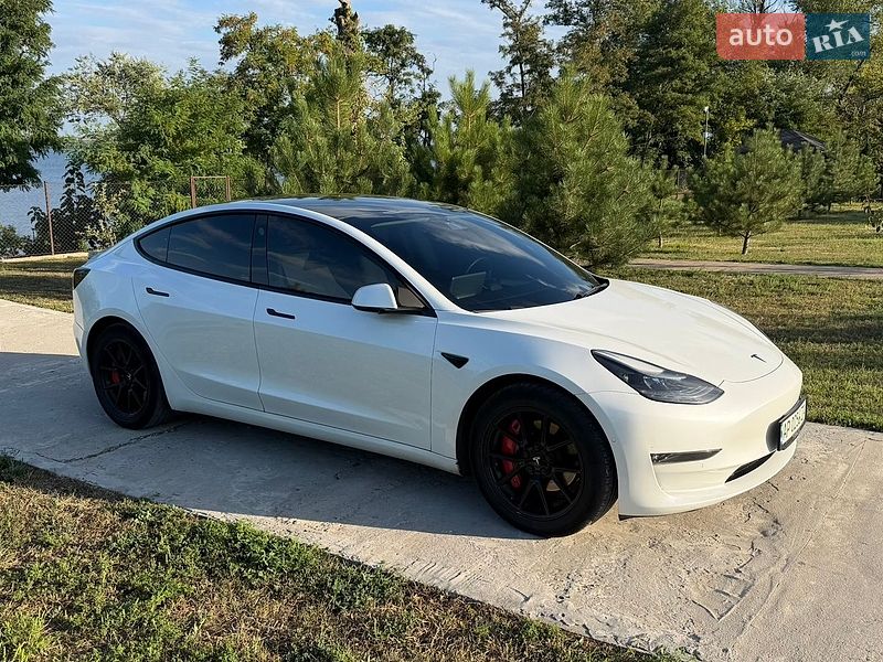 Седан Tesla Model 3 2021 в Запоріжжі