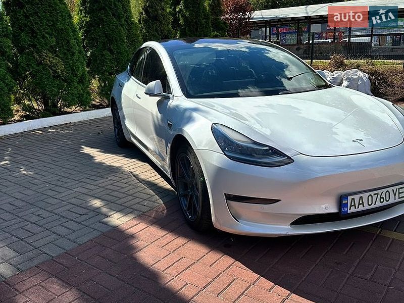Седан Tesla Model 3 2019 в Києві