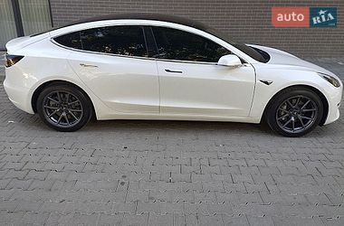 Седан Tesla Model 3 2018 в Вінниці