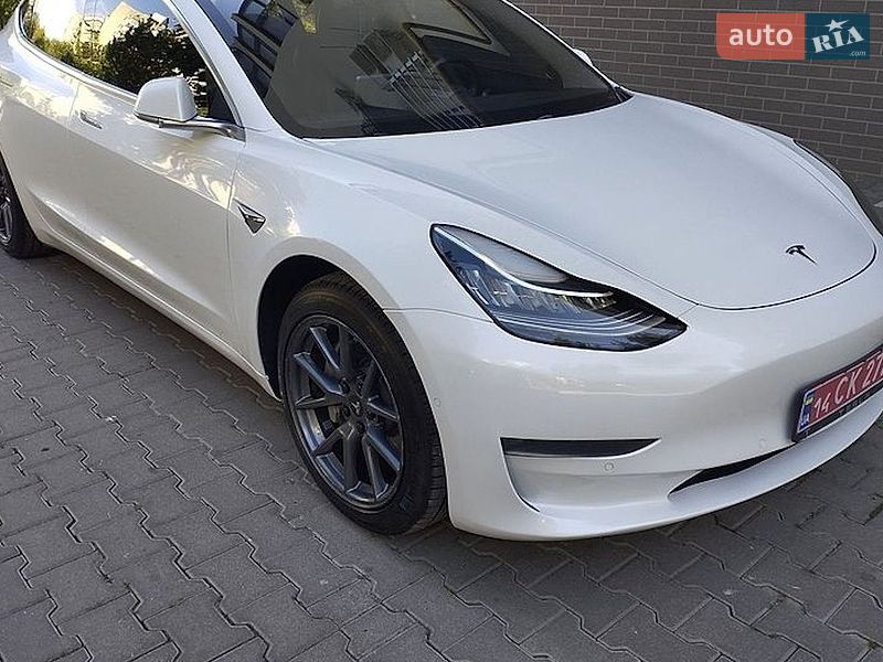 Седан Tesla Model 3 2018 в Вінниці