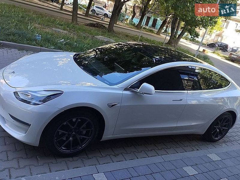 Седан Tesla Model 3 2018 в Вінниці