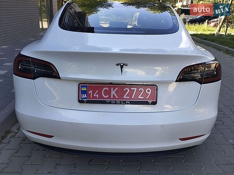 Седан Tesla Model 3 2018 в Вінниці