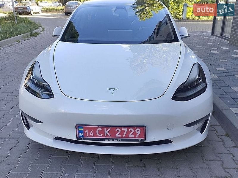 Седан Tesla Model 3 2018 в Вінниці
