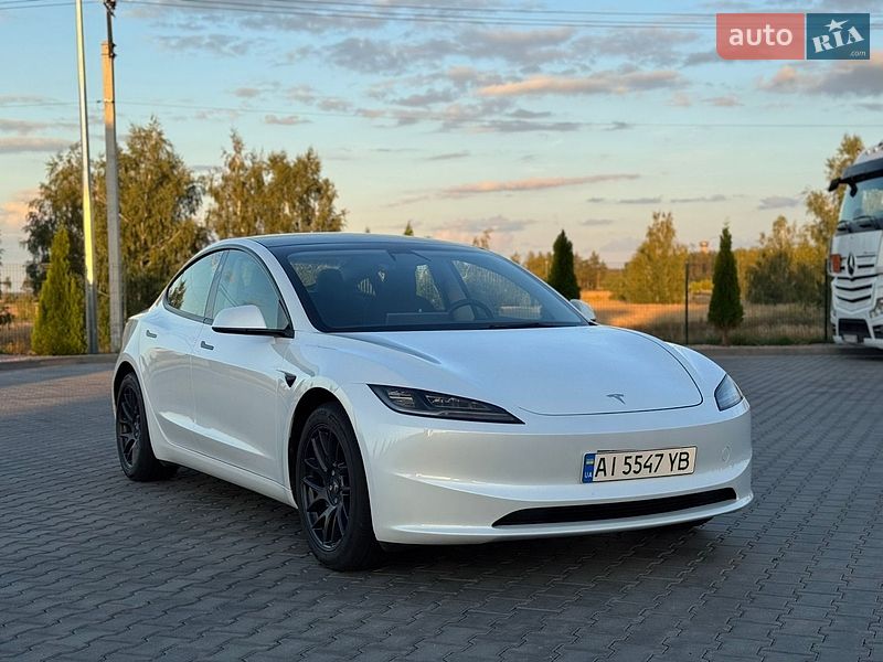 Tesla Model 3 2024