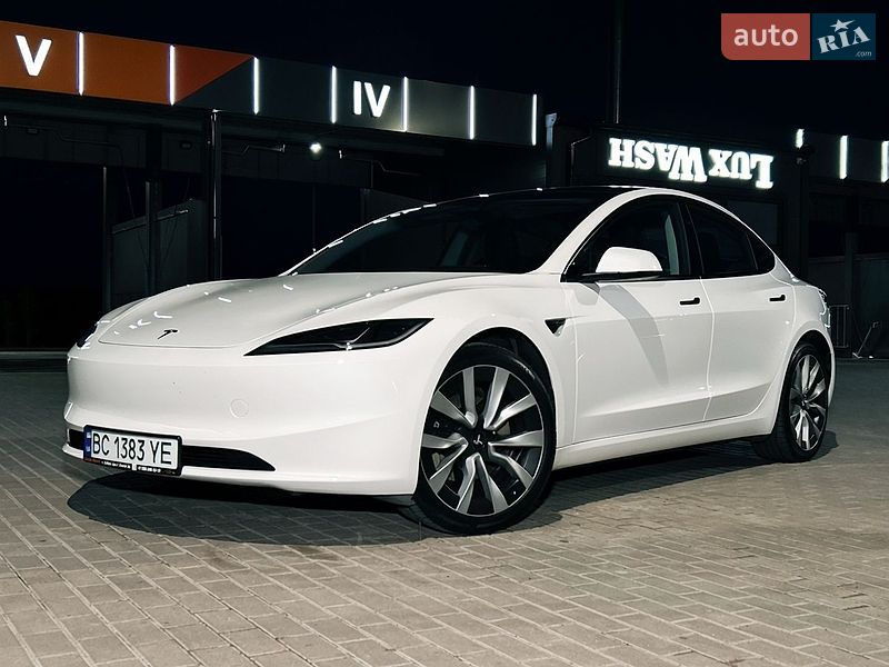 Седан Tesla Model 3 2024 в Львові