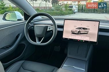Седан Tesla Model 3 2024 в Львові