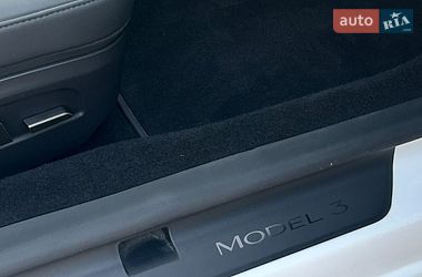 Седан Tesla Model 3 2024 в Львові
