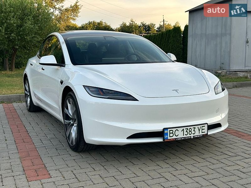 Седан Tesla Model 3 2024 в Львові