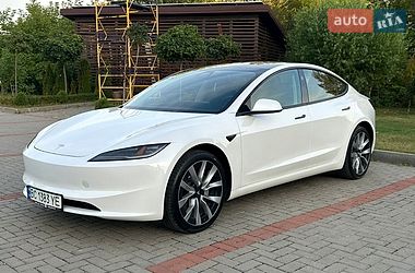 Седан Tesla Model 3 2024 в Львові