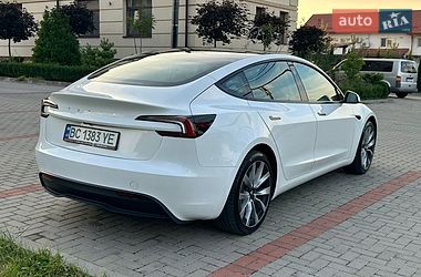 Седан Tesla Model 3 2024 в Львові