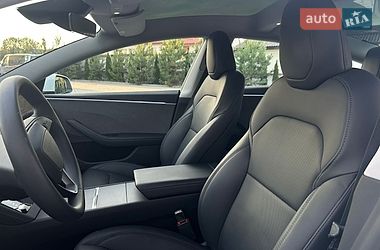 Седан Tesla Model 3 2024 в Львові