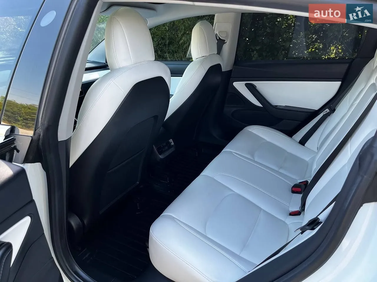 2020 Tesla Model 3 - мініатюра 9
