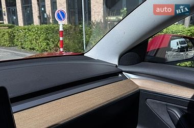 Седан Tesla Model 3 2022 в Киеве