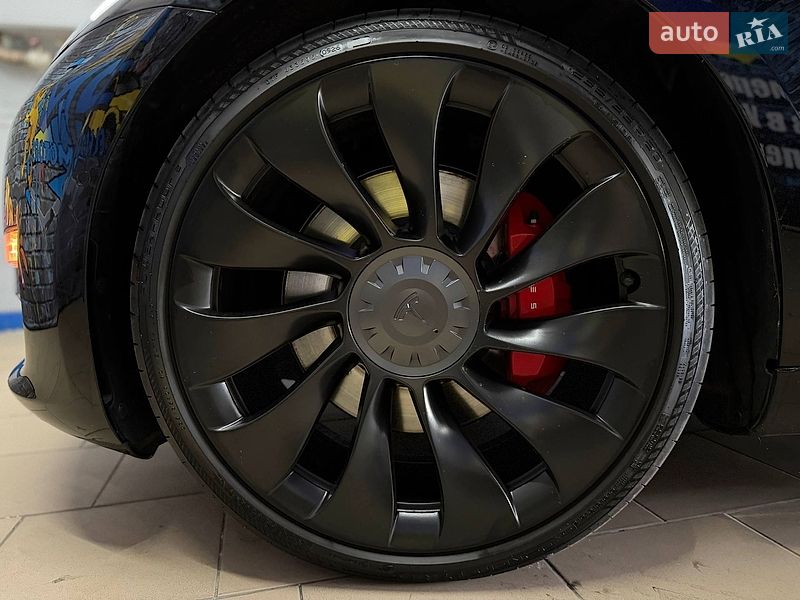 Седан Tesla Model 3 2022 в Львові