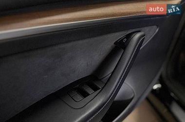 Седан Tesla Model 3 2022 в Львові