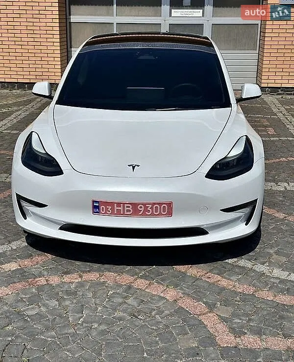 2022 Tesla Model 3 - фото 1