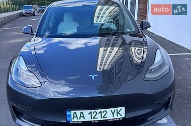 Седан Tesla Model 3 2022 в Києві