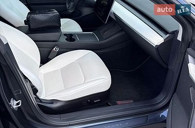 Седан Tesla Model 3 2022 в Києві