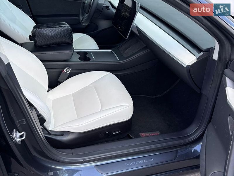 Седан Tesla Model 3 2022 в Києві