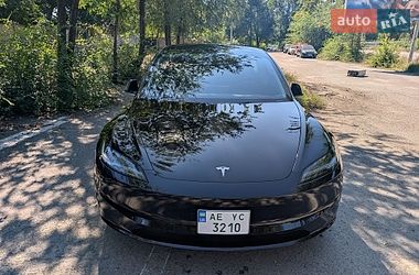 Седан Tesla Model 3 2025 в Дніпрі
