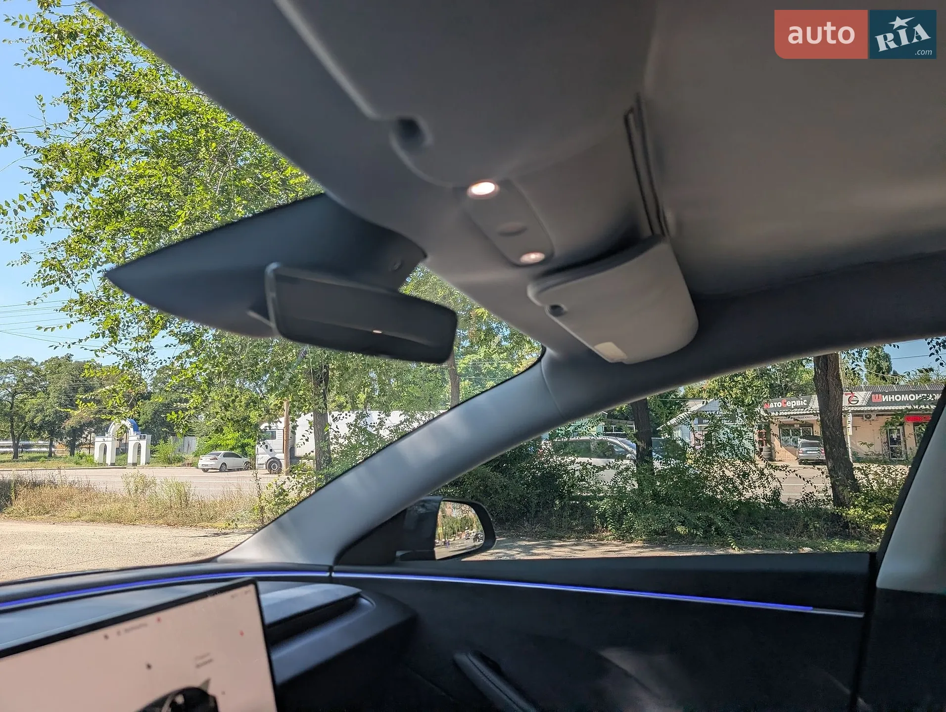 2025 Tesla Model 3 - мініатюра 15