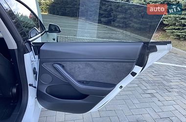 Седан Tesla Model 3 2023 в Києві