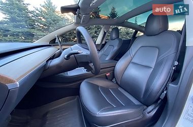 Седан Tesla Model 3 2023 в Києві