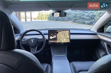 Седан Tesla Model 3 2023 в Києві