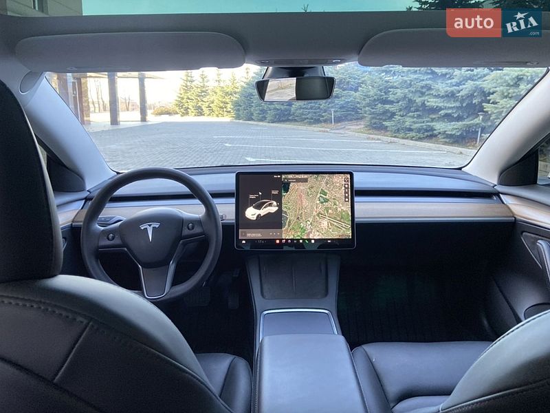 Седан Tesla Model 3 2023 в Києві