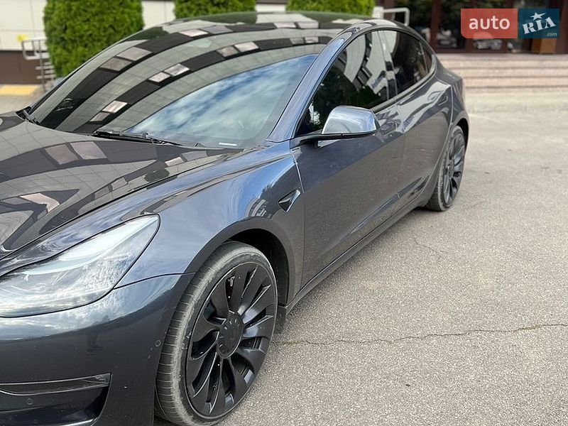 Седан Tesla Model 3 2021 в Днепре