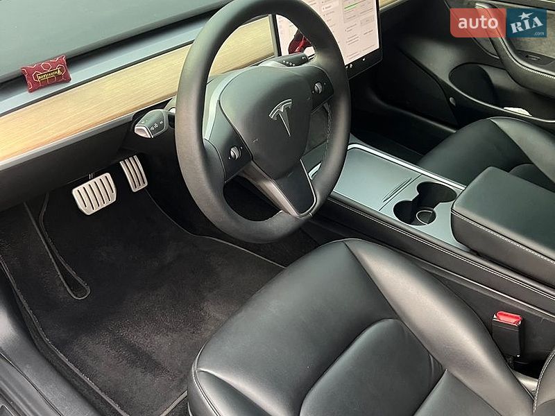 Седан Tesla Model 3 2021 в Днепре
