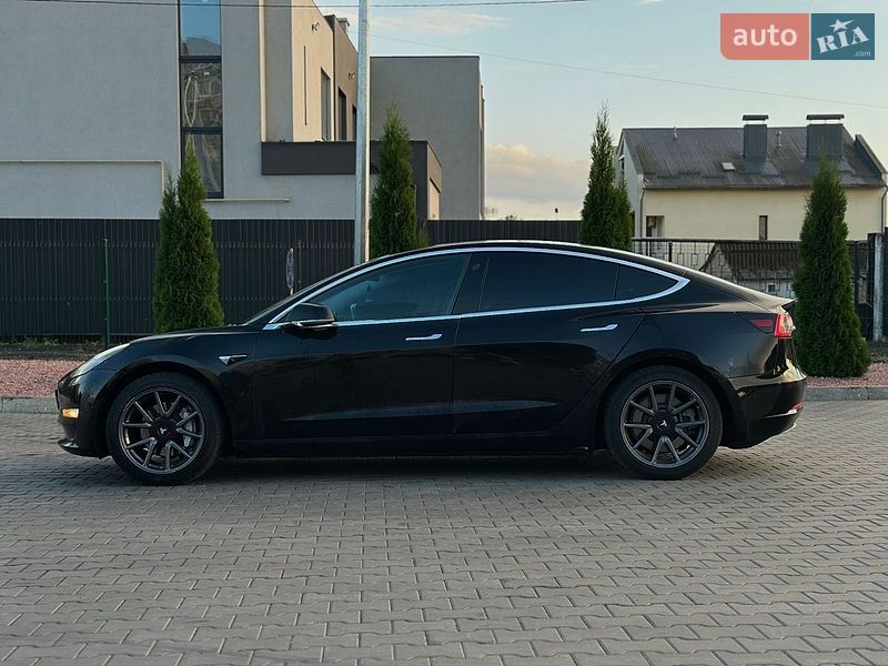 Седан Tesla Model 3 2019 в Луцьку