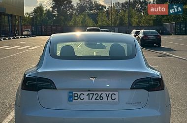 Седан Tesla Model 3 2022 в Киеве