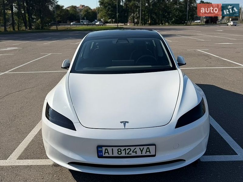Седан Tesla Model 3 2024 в Києві