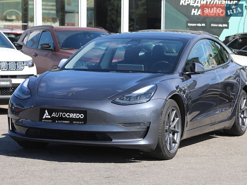 Tesla Model 3 2022