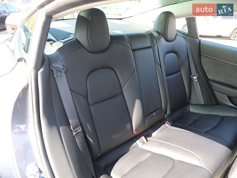 Седан Tesla Model 3 2022 в Харкові