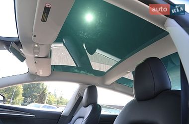 Седан Tesla Model 3 2022 в Харкові