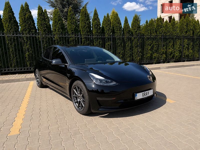 Седан Tesla Model 3 2022 в Одессе