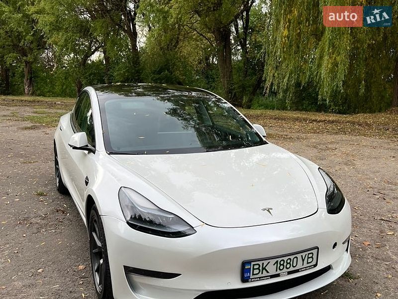 Седан Tesla Model 3 2021 в Млиніві фото 2 Седан Tesla Model 3 2021 в Млиніві