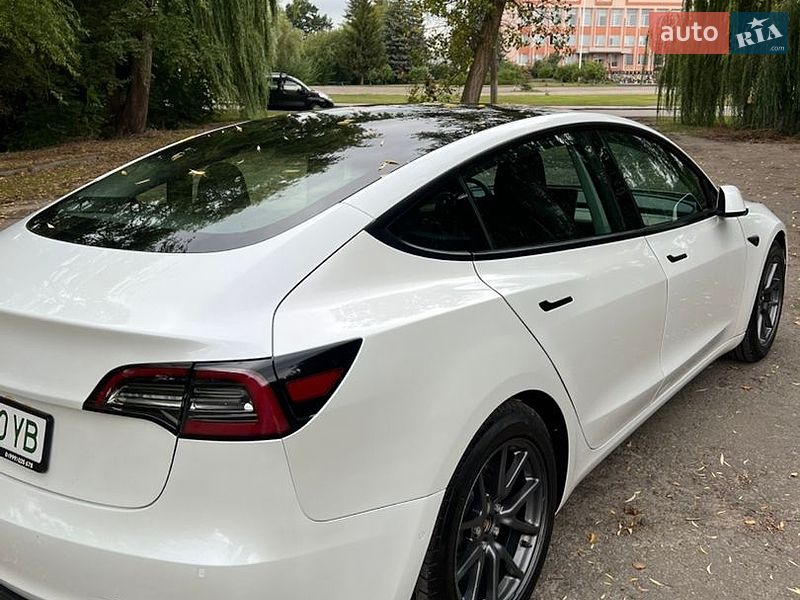 Седан Tesla Model 3 2021 в Млиніві фото 10 Седан Tesla Model 3 2021 в Млиніві