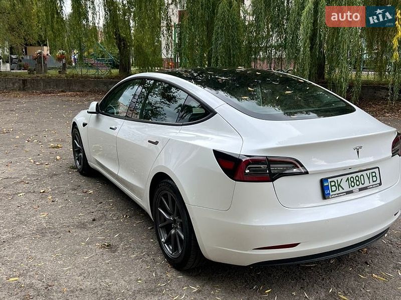 Седан Tesla Model 3 2021 в Млиніві фото 7 Седан Tesla Model 3 2021 в Млиніві