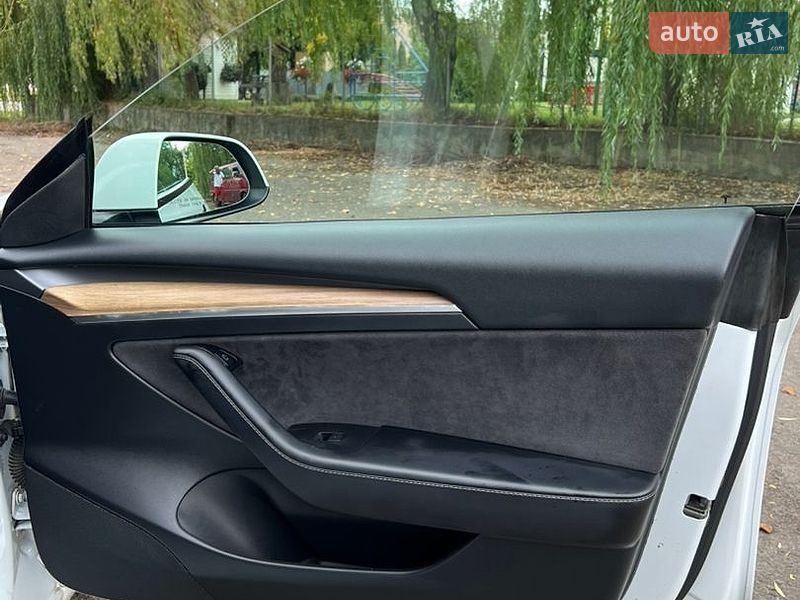 Седан Tesla Model 3 2021 в Млиніві фото 15 Седан Tesla Model 3 2021 в Млиніві