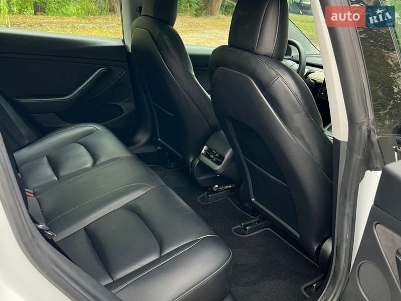 Седан Tesla Model 3 2021 в Млиніві фото 19 Седан Tesla Model 3 2021 в Млиніві