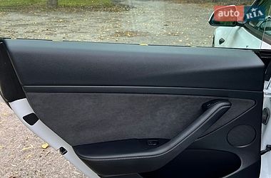 Седан Tesla Model 3 2021 в Млиніві фото 23 Седан Tesla Model 3 2021 в Млиніві