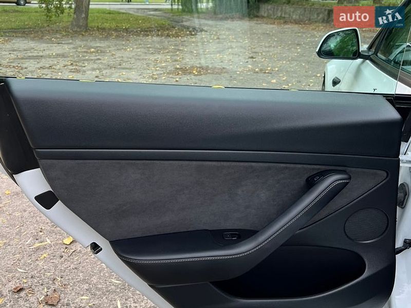 Седан Tesla Model 3 2021 в Млиніві фото 23 Седан Tesla Model 3 2021 в Млиніві