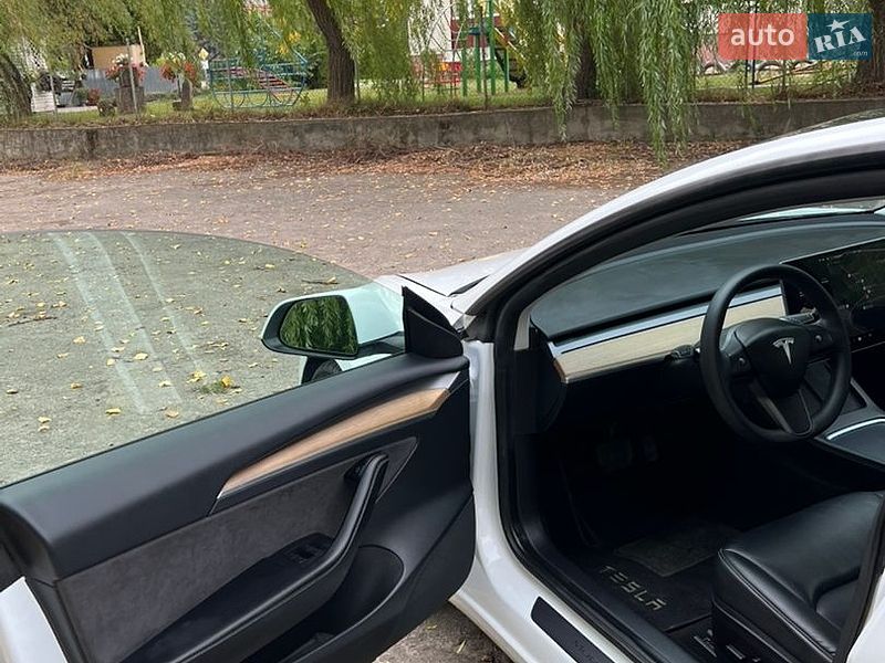 Седан Tesla Model 3 2021 в Млиніві фото 25 Седан Tesla Model 3 2021 в Млиніві