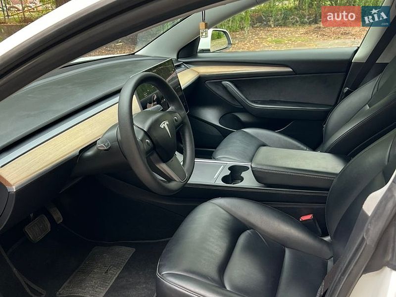 Седан Tesla Model 3 2021 в Млиніві фото 27 Седан Tesla Model 3 2021 в Млиніві