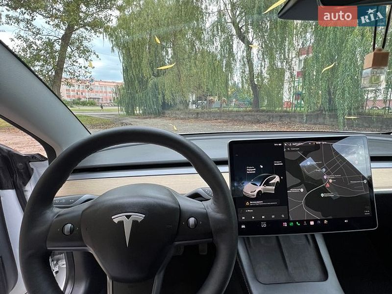 Седан Tesla Model 3 2021 в Млиніві фото 28 Седан Tesla Model 3 2021 в Млиніві